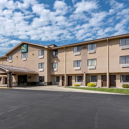 Quality Inn & Suites Warren Exterior foto