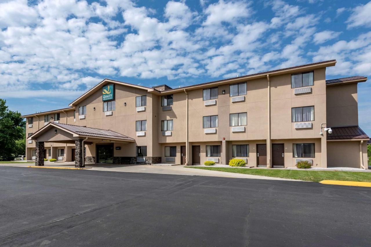 Quality Inn & Suites Warren Exterior foto
