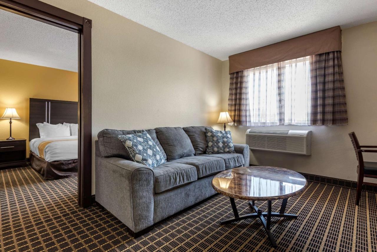 Quality Inn & Suites Warren Exterior foto
