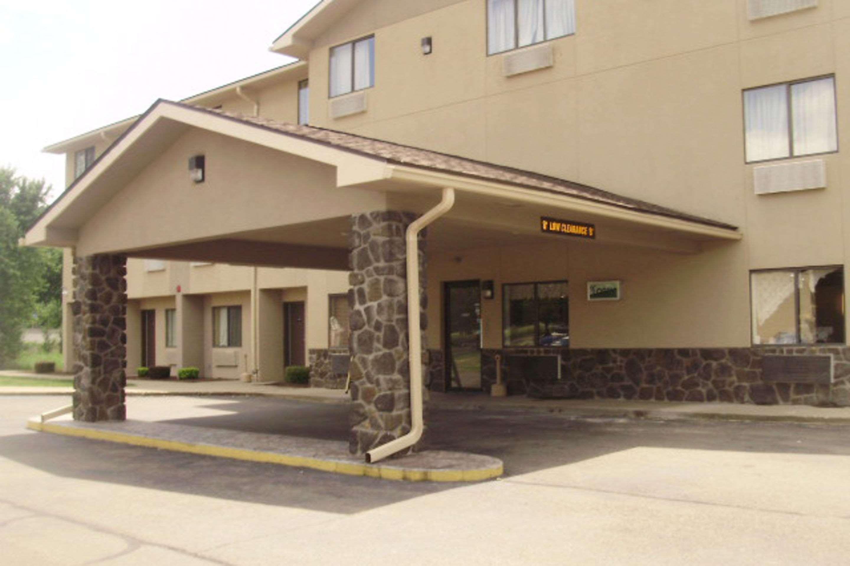 Quality Inn & Suites Warren Exterior foto